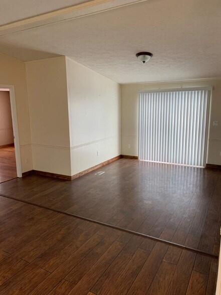 Building Photo - 14 Eastwood Dr