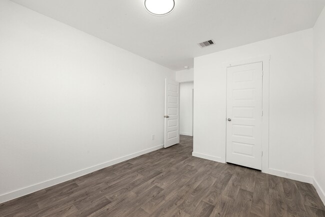 Building Photo - 6931 Dell Vista Drive