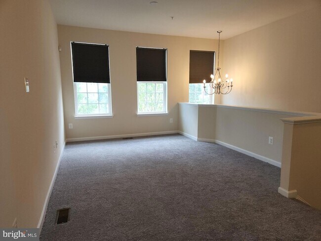 Building Photo - 23074 Foxglove Way