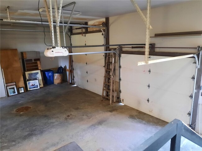 Building Photo - 5476 Stone House Rd