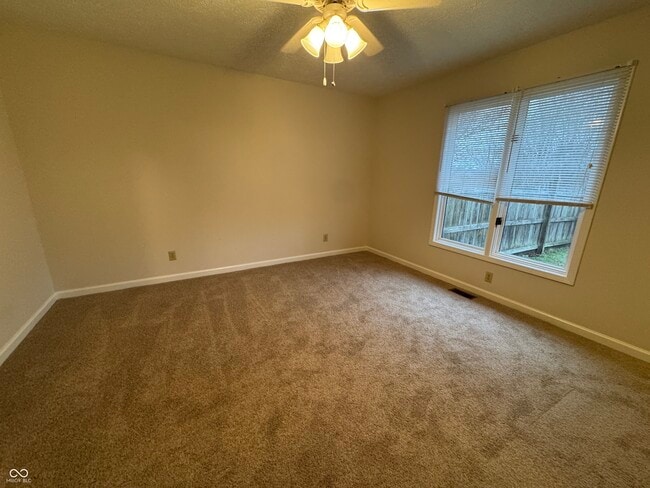 Building Photo - 488 Orchardview Dr