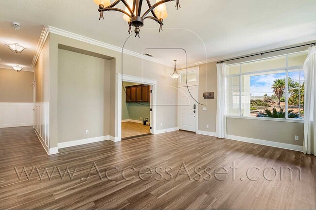 Building Photo - Elegant 4 Bed/2 Bath Home In Desirable North Shore Community!