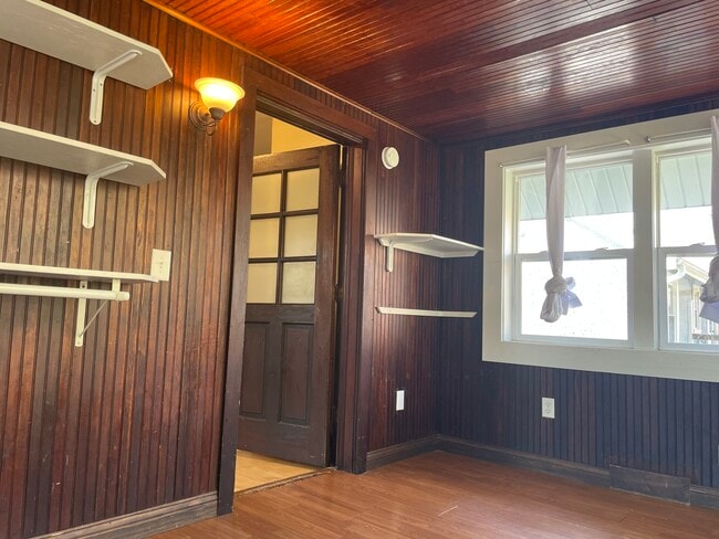 Building Photo - 109 Lathrop St
