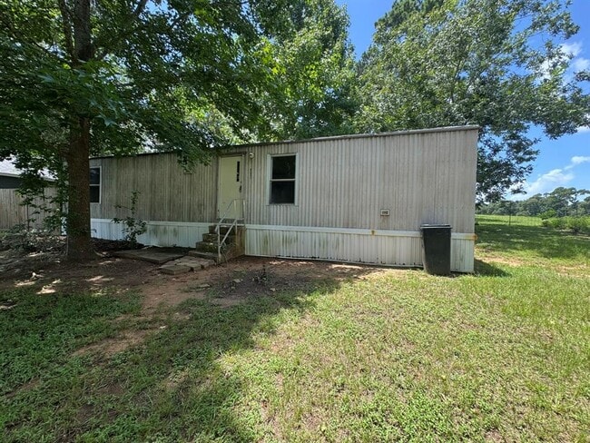 Building Photo - 16790 Meadowcroft St