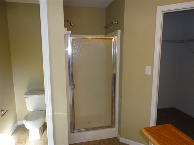 Building Photo - 5423 Twin Bridge Ct