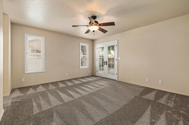 Building Photo - 2168 N Glennfield Way