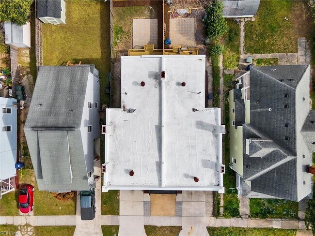 Building Photo - 410 W 29th St