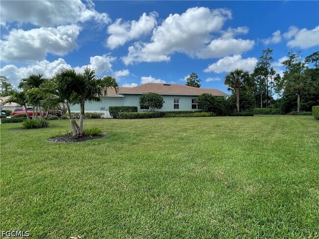 Building Photo - 10640 Camarelle Cir