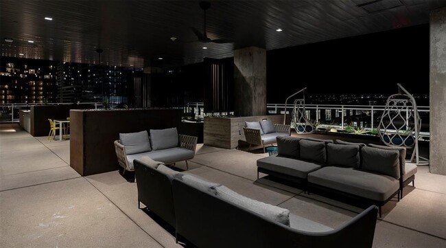 Building Photo - 222 West Ave