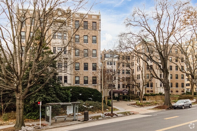 4700 Connecticut Ave NW - Parker House