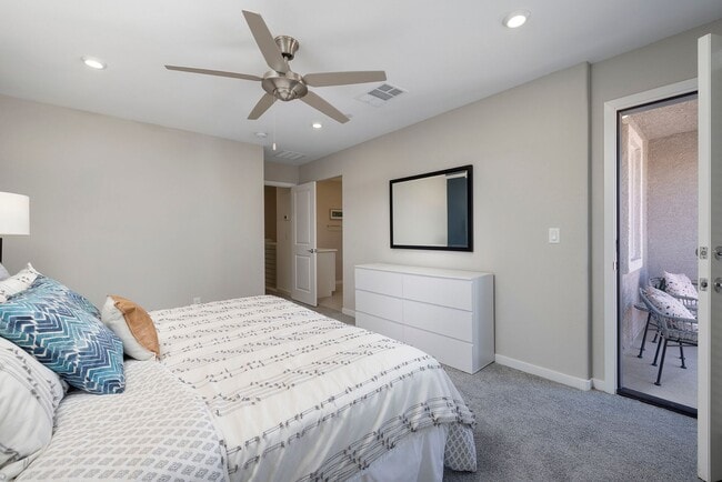 Building Photo - FULLY FURNISHED BRAND NEW TOWNHOME WITH 3 BEDROOMS + 2 CAR GARAGE