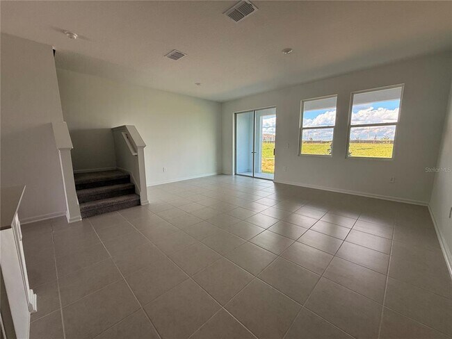 Building Photo - 2999 Maloof Dr