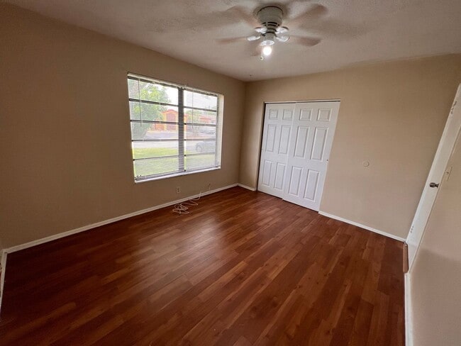 Building Photo - 3/2 Single Family Home in Miramar- Ready f...