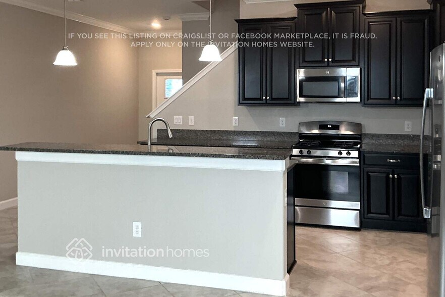 Building Photo - 2860 YellowHammer Wy