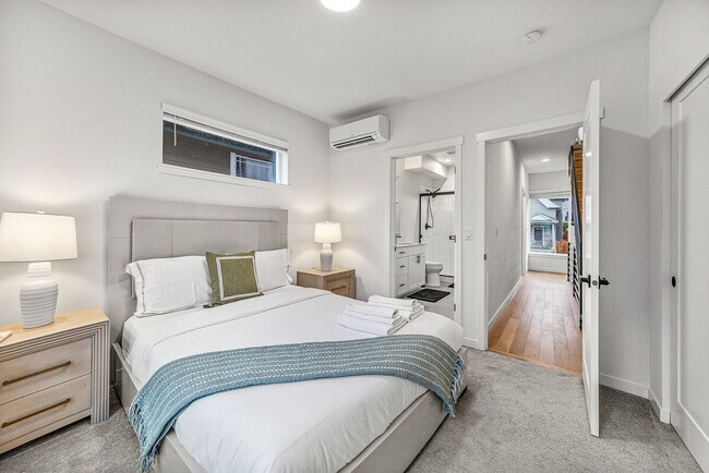 Building Photo - 5201 Brooklyn Ave NE