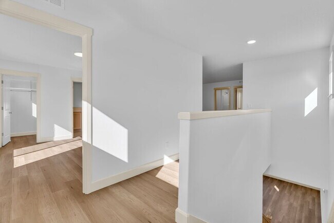 Building Photo - 2115 NW 17th Pl