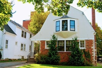 Building Photo - 7 Beverly Ave