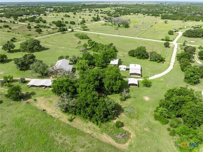 Building Photo - 199 Apache Springs Rd