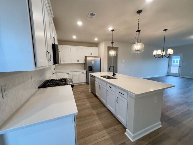 Building Photo - Custom Home in Bella Vita!