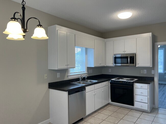 Building Photo - 3308 Whitlock Dr N