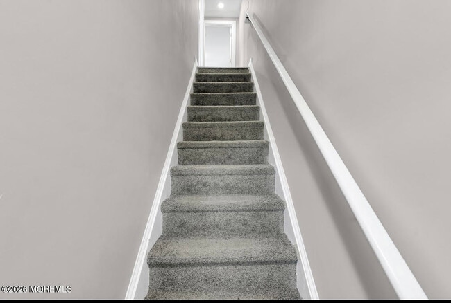 Building Photo - 700 Fifth Ave