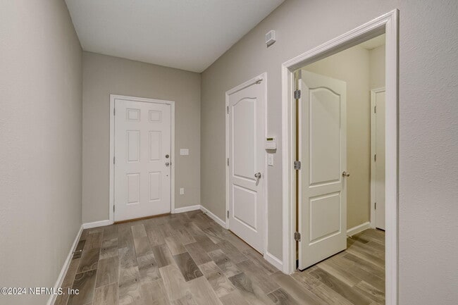 Building Photo - 15825 Stedman Lake Dr