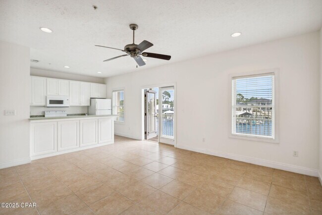 Building Photo - 214 Bonita Cir