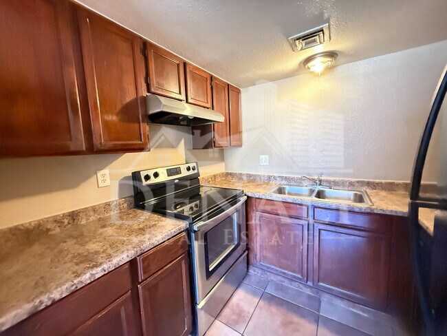 Building Photo - 2804 N 43rd Ave