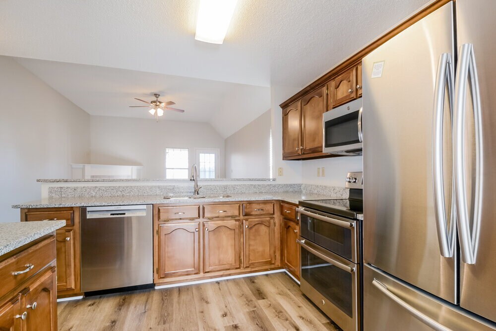 Building Photo - 8334 Regal Bend Dr