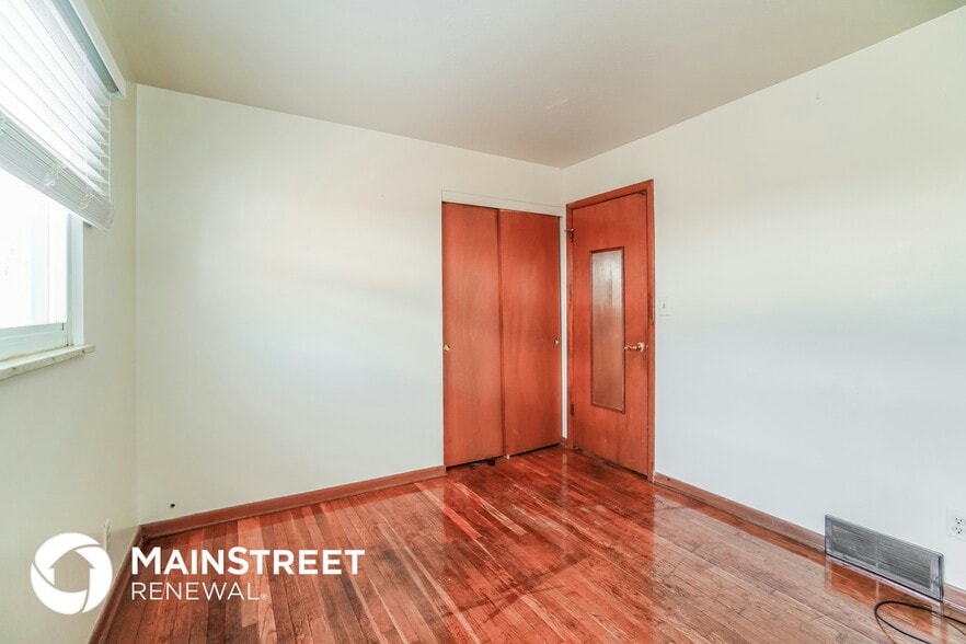 Building Photo - 1350 Firwood Dr