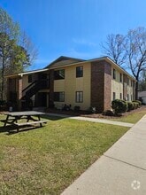 Building Photo - Wood Glen Apartments