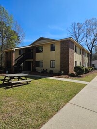 Building Photo - Wood Glen Apartments