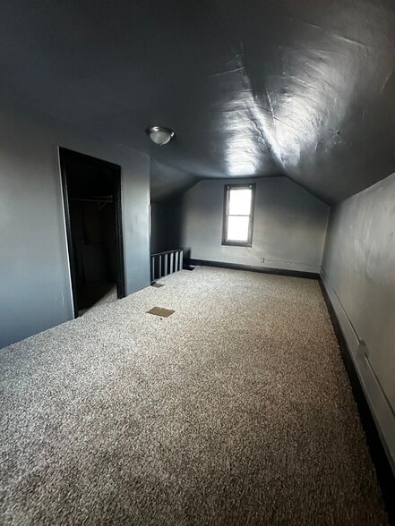 Building Photo - 305 S Western Ave