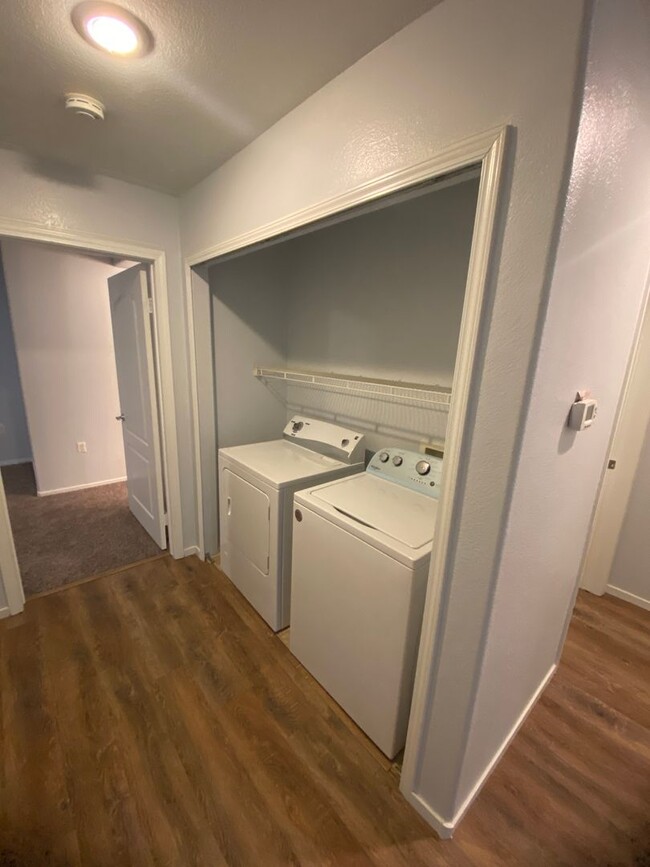 Building Photo - AMERICANA Property Mgmt - 3 beds Condo in ...