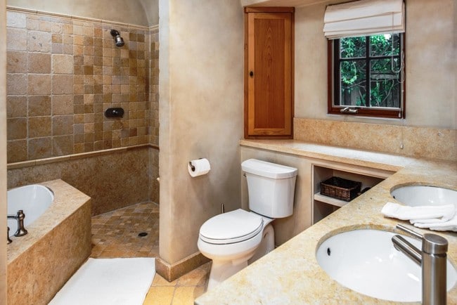 Building Photo - 2505 2nd Ave