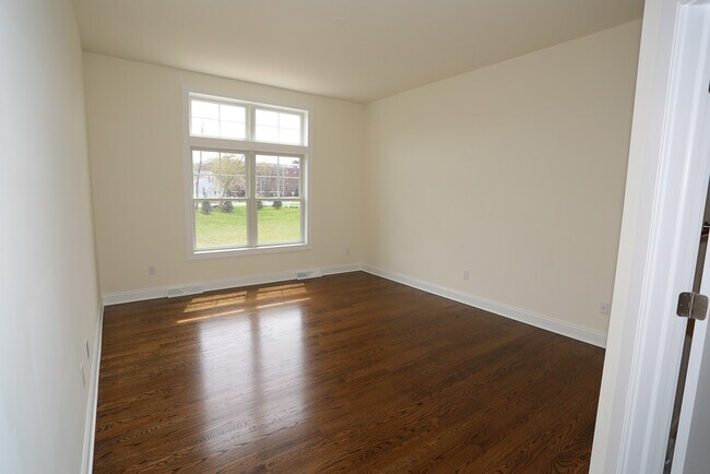 first floor master suite - 5 Mulberry Dr