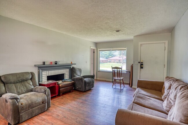 Building Photo - 2920 Highwoods Dr E