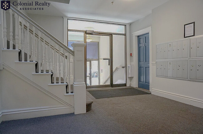 Building Photo - 6 Camelot Ct