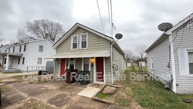 Building Photo - 9-9 E Main St