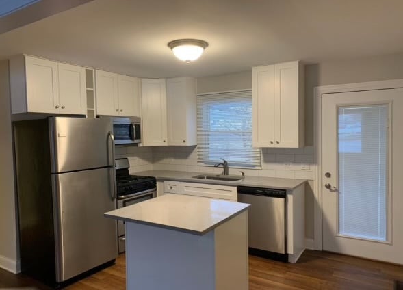 Building Photo - 855 Munhall Ave