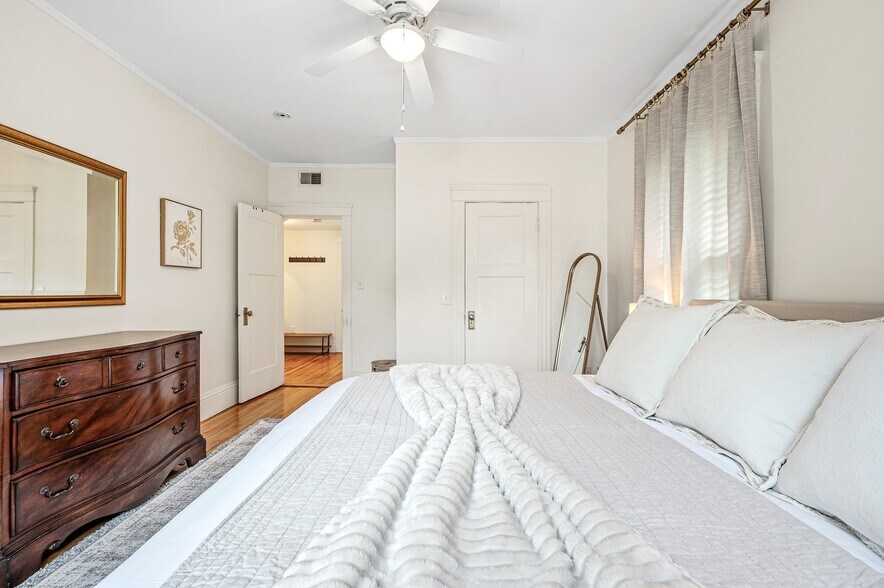 Building Photo - 9 Ivanhoe Rd