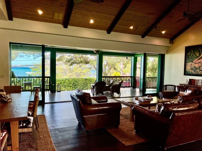 Building Photo - Oceanview Luxury Estate | Steps to the Beach | Private Pool & Spa