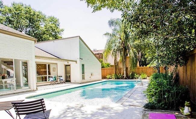 Building Photo - 16351 Craighurst Dr