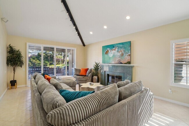 Building Photo - 29 Lakeshore Dr