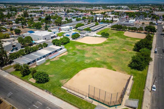 Building Photo - CUSD Home, 2BR/1BA, Modern Updates - Built...