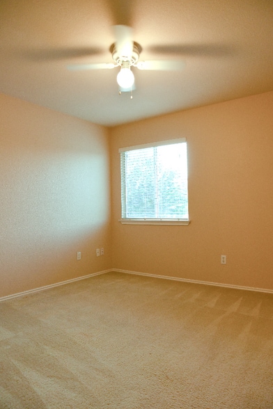 Building Photo - 308 Lava Bed Dr