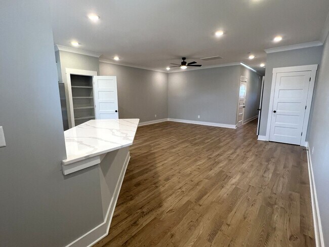 Building Photo - 1113 Orcadian Dr