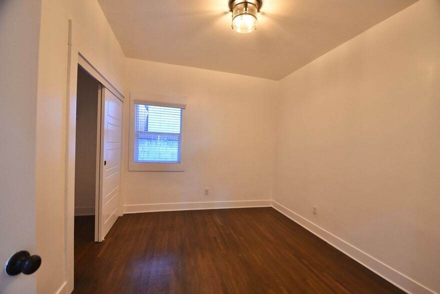 Building Photo - 2214 Elsinore St