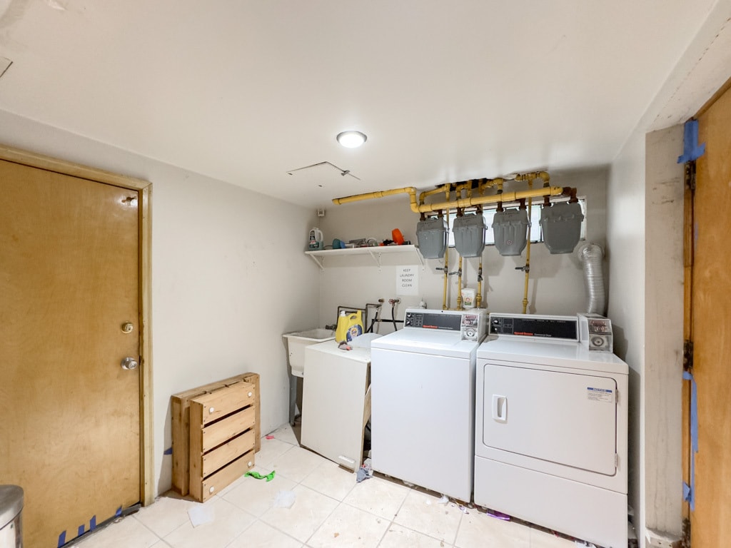 Building Photo - 2617 W Rascher Ave