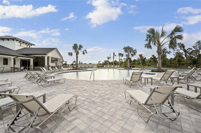 Building Photo - 10964 65th Ter E